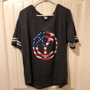 Chris Young concert tee